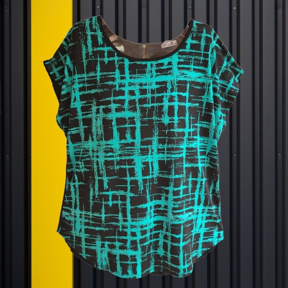 Super Line Womens Top Blouse Short Sleeves Back Zip Black Green Size L
